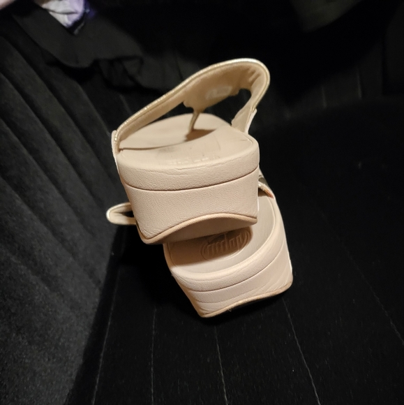 Sandals - Picture 2 of 4